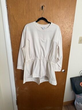 Athleta Cream Drawstring Waist Pullover Sweatshirt